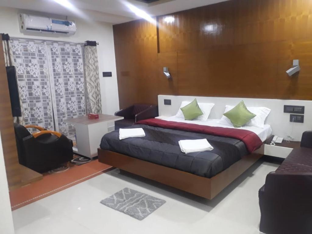 Grand Meridian Vinnamangalam Ngoại thất bức ảnh