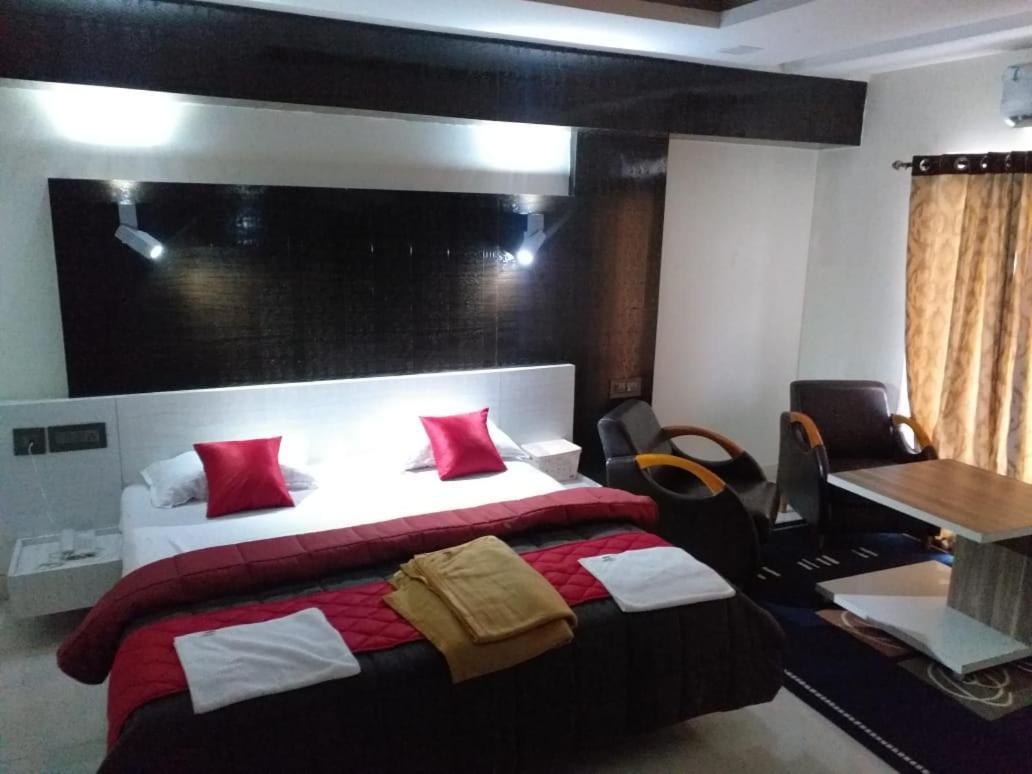 Grand Meridian Vinnamangalam Ngoại thất bức ảnh