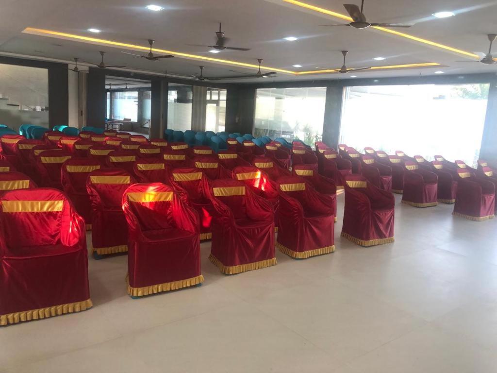 Grand Meridian Vinnamangalam Ngoại thất bức ảnh