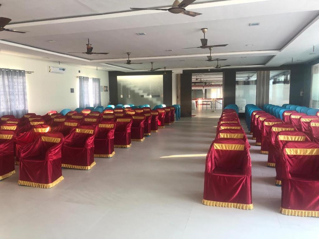 Grand Meridian Vinnamangalam Ngoại thất bức ảnh