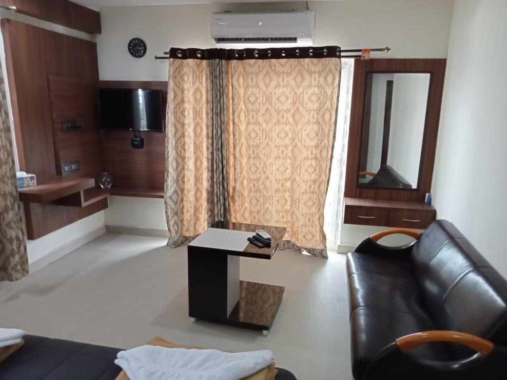 Grand Meridian Vinnamangalam Ngoại thất bức ảnh