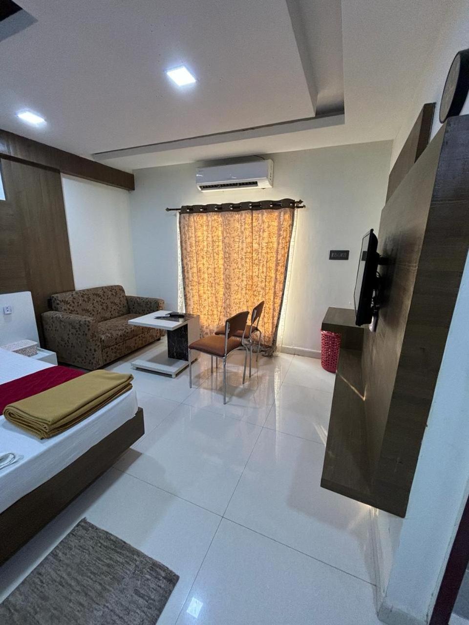 Grand Meridian Vinnamangalam Ngoại thất bức ảnh
