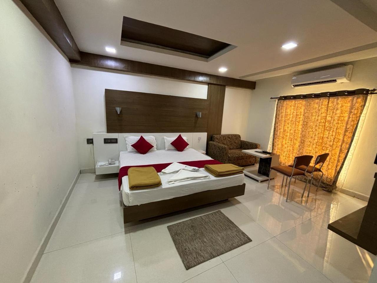 Grand Meridian Vinnamangalam Ngoại thất bức ảnh